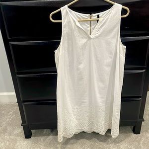 White summer dress with eyelet detail size large fully lined